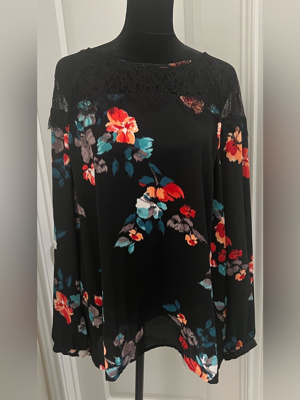 Apt. 9 Women’s XL Black Floral Lace Yoke Long Sleeve Blouse Tunic